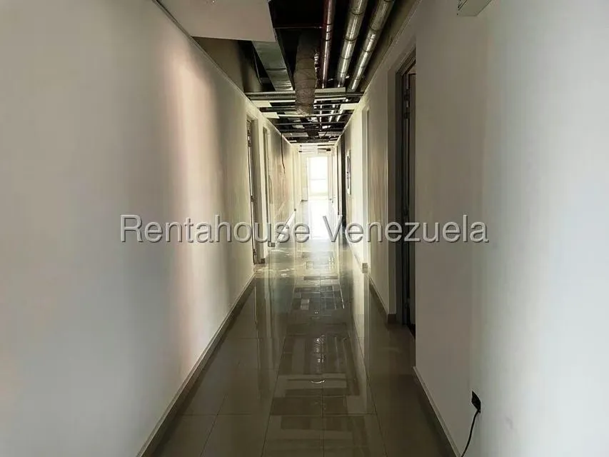 Oficina en Venta en Los Dos Caminos, Distrito Metropolitano - 5