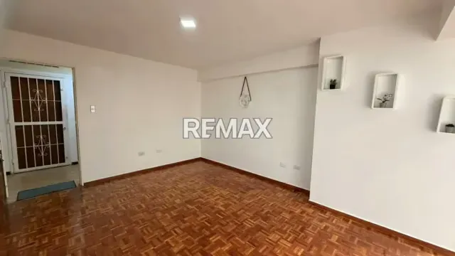 APARTAMENTO EN VENTA EN RES ALFA CENTAURO urb. Las Chimeneas