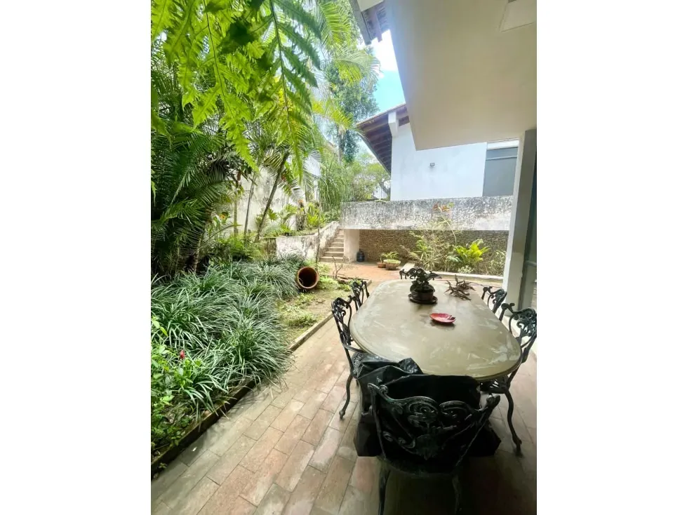Vendo casa en calle cerrada 750m2 La Castellana 8996 - 8