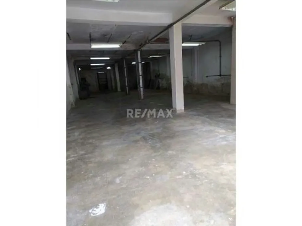 Venta de galpón en Catia 3000m2. - 6