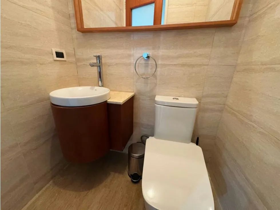 Se alquila apartamento 156m2 3H+S/2.5B+S/3P Campo Alegre - 11