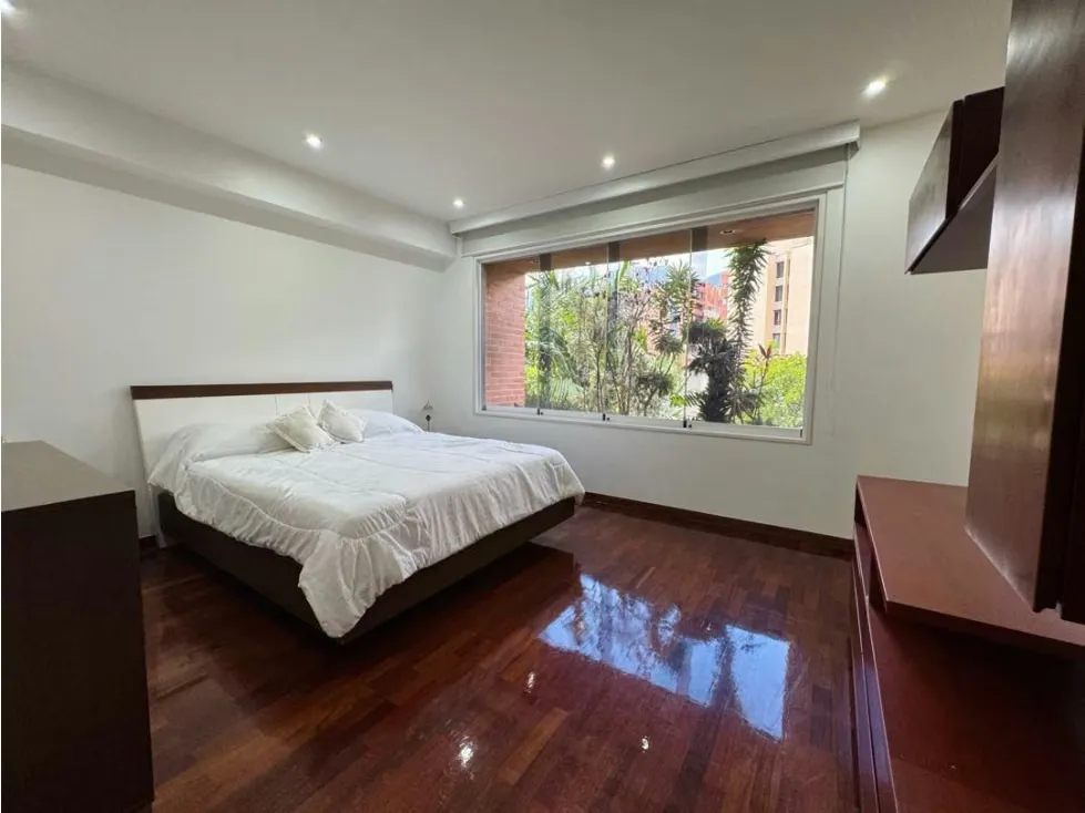 Se alquila apartamento 156m2 3H+S/2.5B+S/3P Campo Alegre - 14