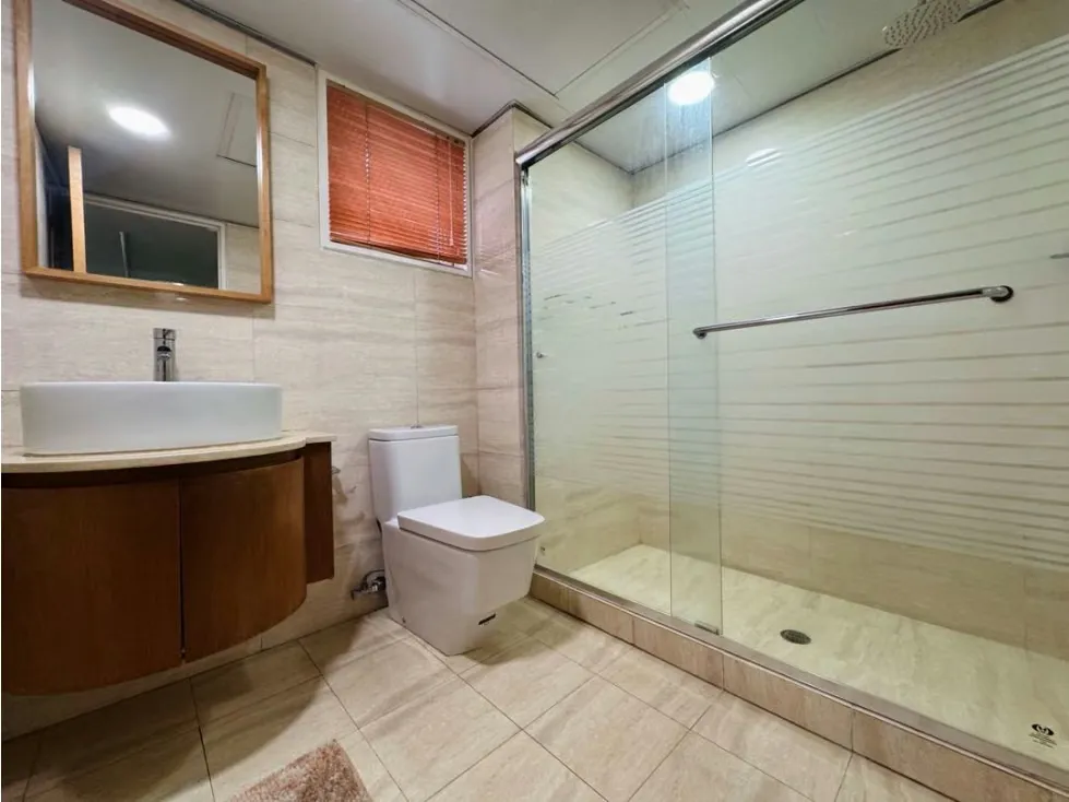 Se alquila apartamento 156m2 3H+S/2.5B+S/3P Campo Alegre - 17