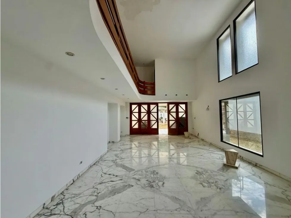 Se vende casa 650m2 5h+s/5b/4p Colinas de Tamanaco - 16
