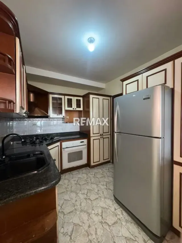 APARTAMENTO EN RESIDENCIAS COSTA DEL SOL EN AV EL MILAGRO - 5