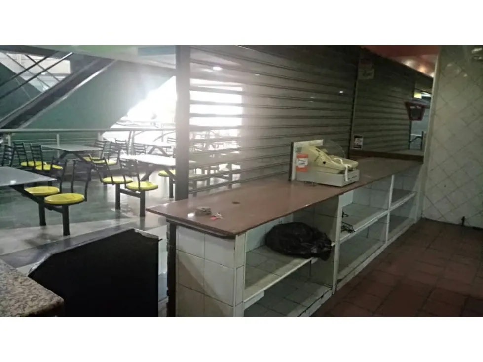Alquiler local Multiplaza Victoria 98 mts - 8