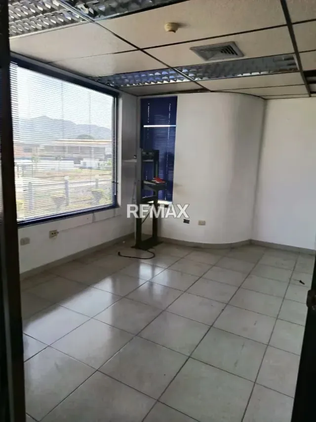 Local Comercial En Alquiler C.C. Centro Mayor San Diego - 3