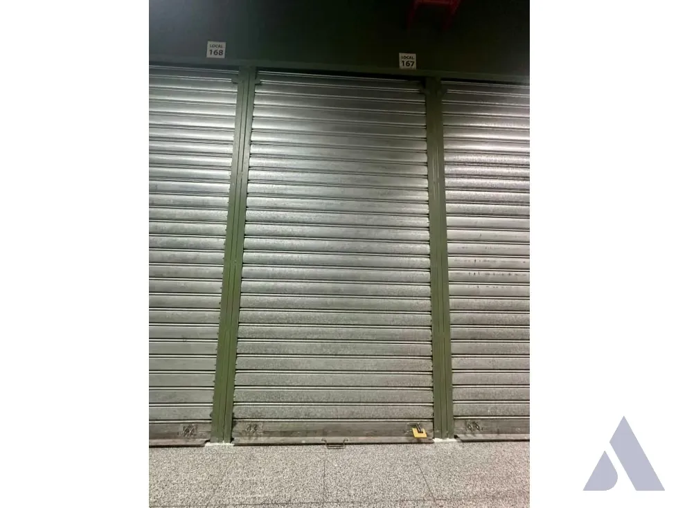 Alquilo local 3m2 Merpoeste Chacao 0676 - 2