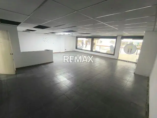 CC Concresa ALQUILO local comercial 113m2 (lado Corpoelec)