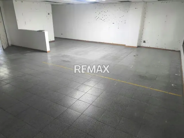 CC Concresa ALQUILO local comercial 113m2 (lado Corpoelec) - 3