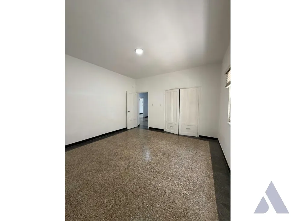 Alquilo casa de una planta 480m2 Altamira 6726 - 5