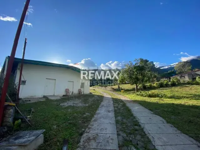 Casa con Finca en Venta - 3