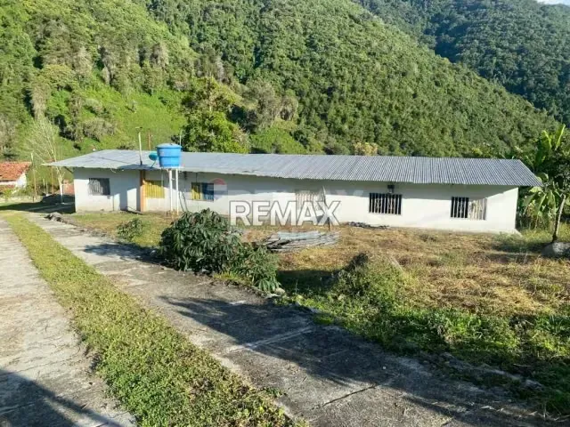 Casa con Finca en Venta - 4