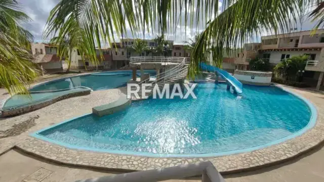En Venta Apartamento Dúplex en Ciudad Flamingo Villa Cuare
