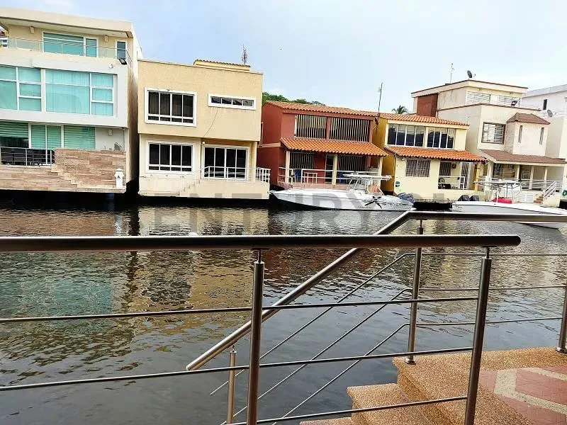 CASA EN ALQUILER EN LECHERIA CR CASAS BOTES C - 14