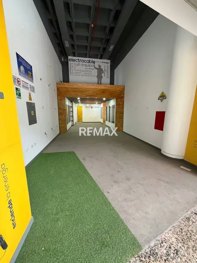 Alquiler de local comercial 86m², en la Lagunita - 3