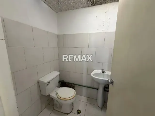 Alquiler de local comercial 86m², en la Lagunita - 7