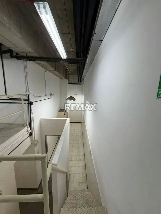 Alquiler de local comercial 86m², en la Lagunita - 9