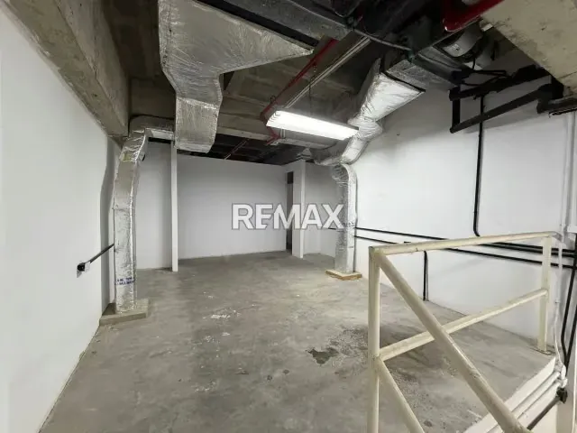 Alquiler de local comercial 86m², en la Lagunita - 10