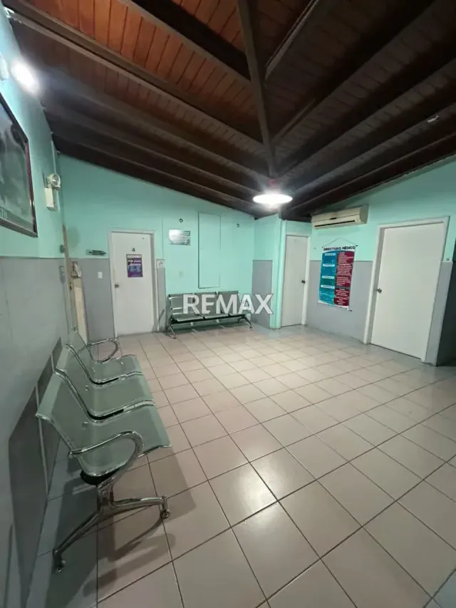En alquiler consultorio médico.