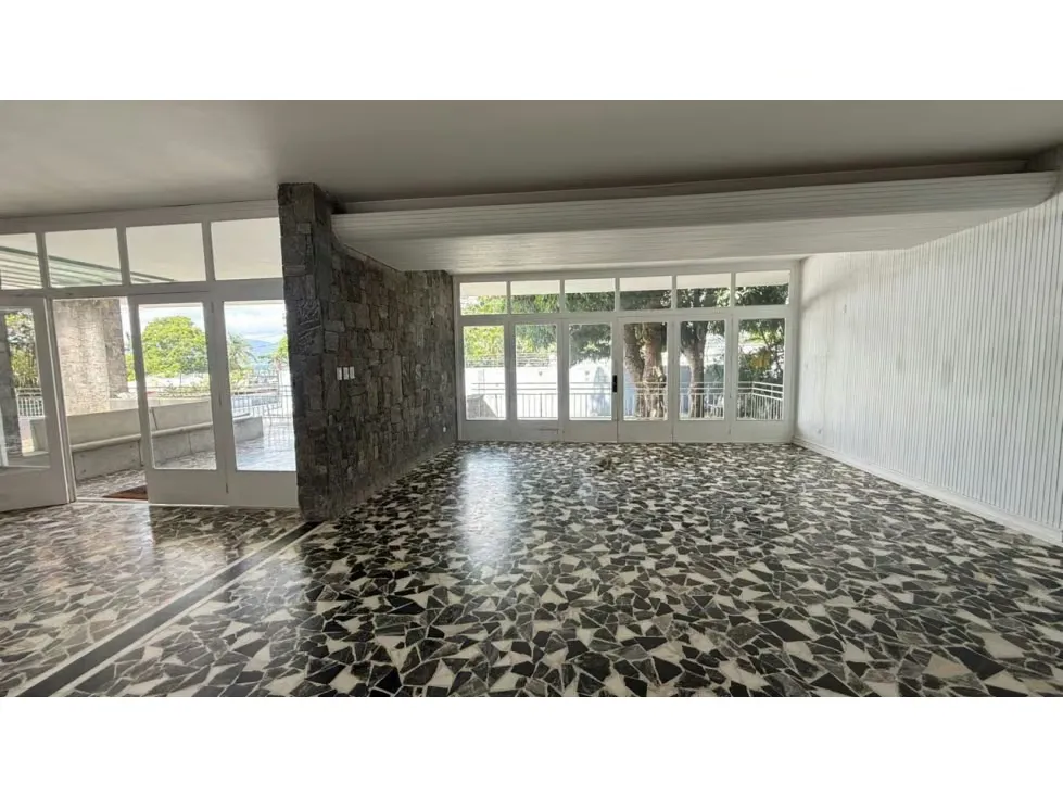 Casa en alquiler de 700 m2 construcción y 1000 m2 terreno. Los Chorros - 4