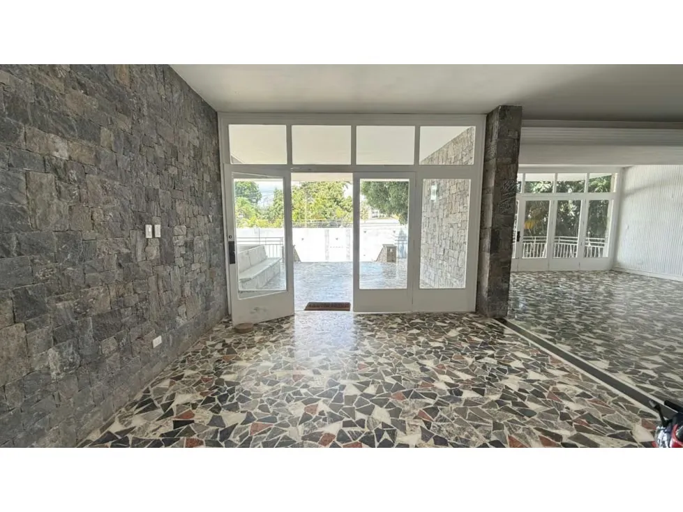 Casa en alquiler de 700 m2 construcción y 1000 m2 terreno. Los Chorros - 5