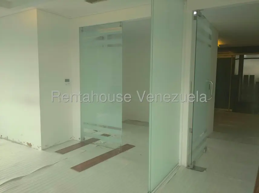Local Comercial en Venta en Macaracuay, Distrito Metropolitano - 4