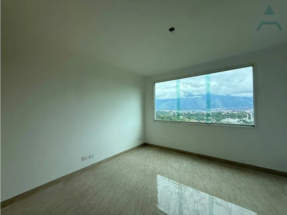 Se vende Apto 111m² 3h/2b/2p Lomas del Sol
