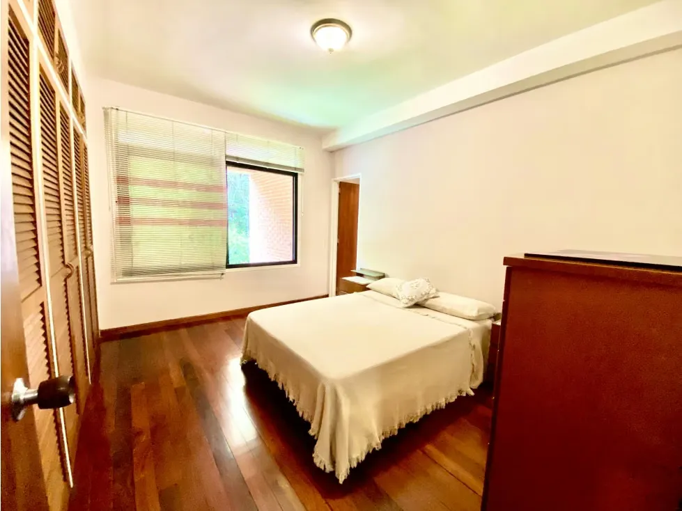 APARTAMENTO URBANIZACION MIRANDA 300 M2, 4 HAB, 5 BAÑOS 6 P/E - 13