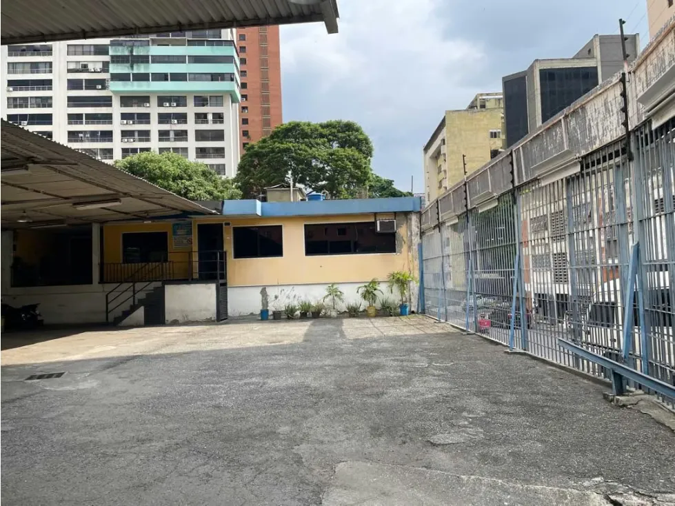 Vendo local comercial/residencial 330m2 Sabana Grande 4524 - 6
