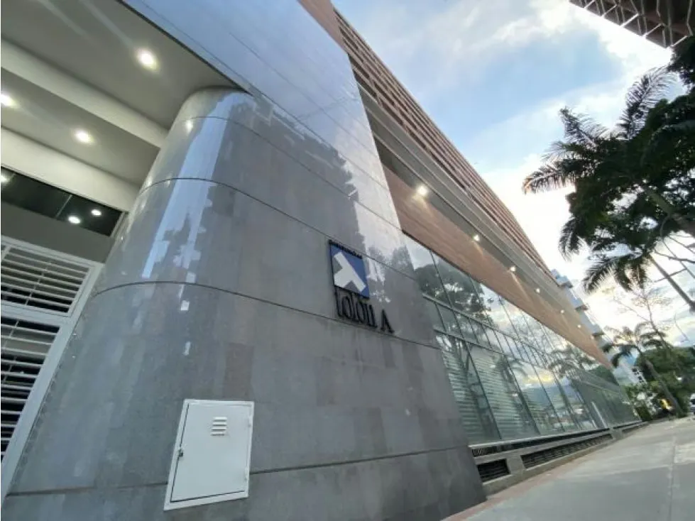 SE VENDE PENTHOUSE TRIPLEX EN LAS MERCEDES Anma - 18
