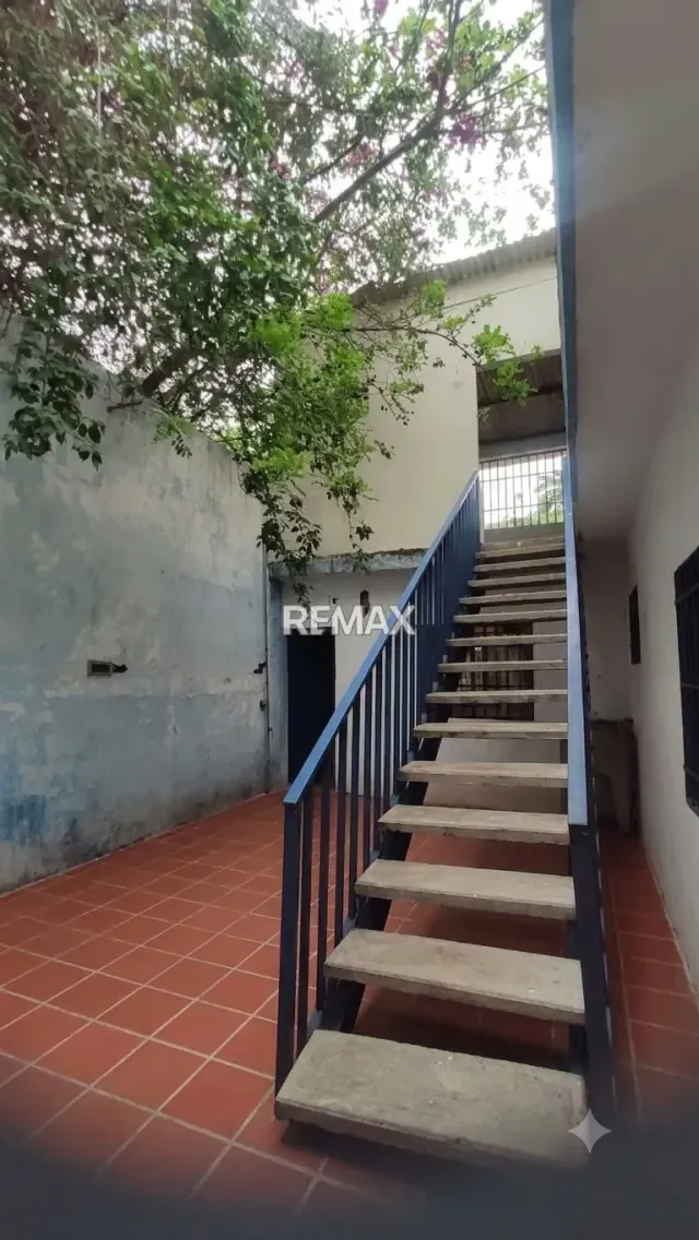 En venta amplia casa (consta de 2 parcelas) - 9
