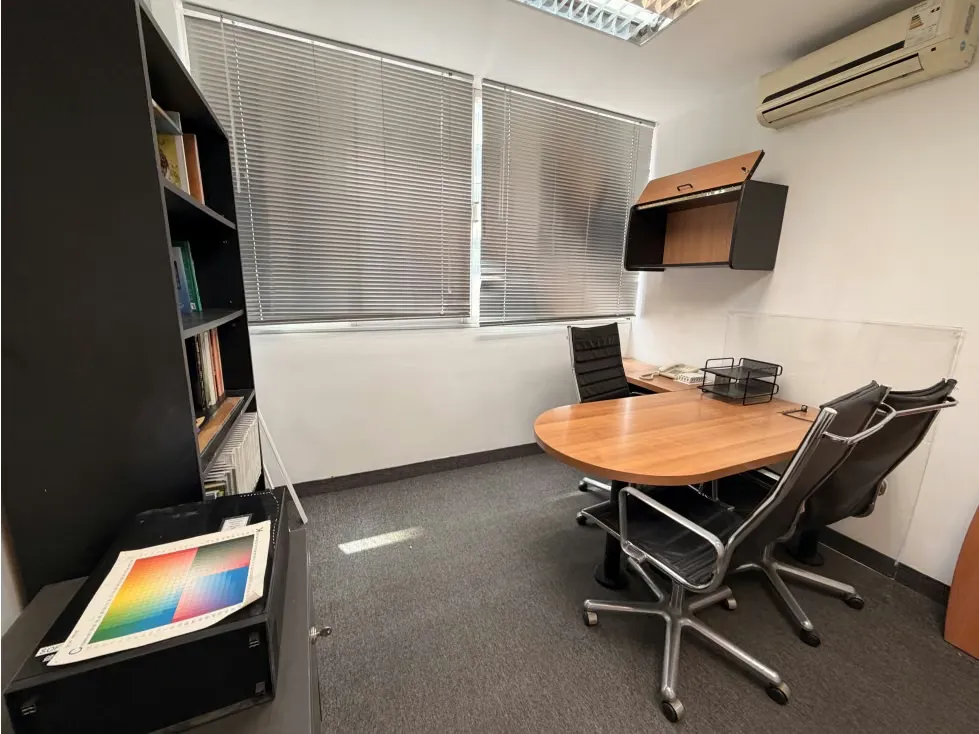 Vendo/alquilo oficina 117m2 Torre Roraima 9349 - 6