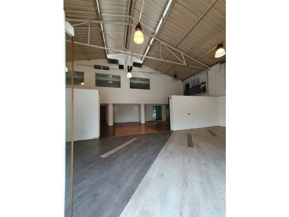 Venta de excelente Galpón en Chacao 308m2 - 2