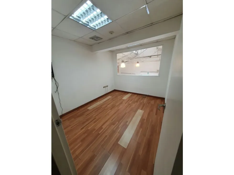 Venta de excelente Galpón en Chacao 308m2 - 9