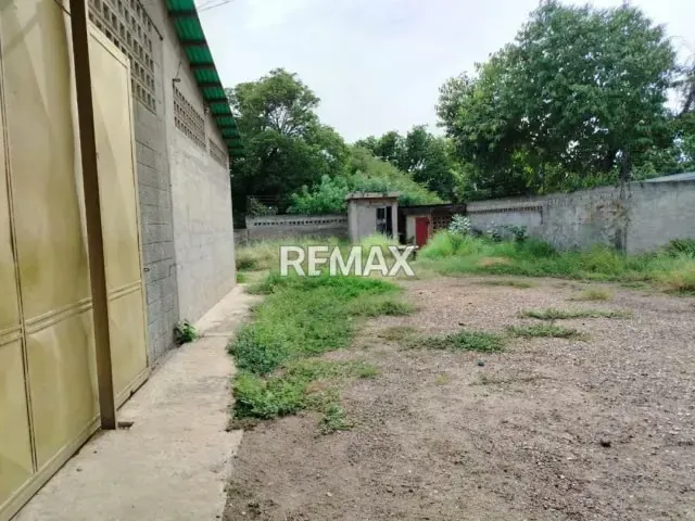 Galpón Comercial en Alquiler Sector la Colinas Cv1 - 2