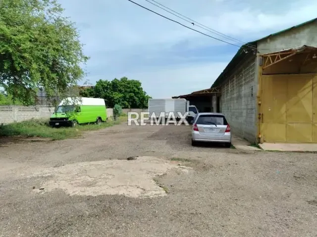 Galpón Comercial en Alquiler Sector la Colinas Cv1 - 8