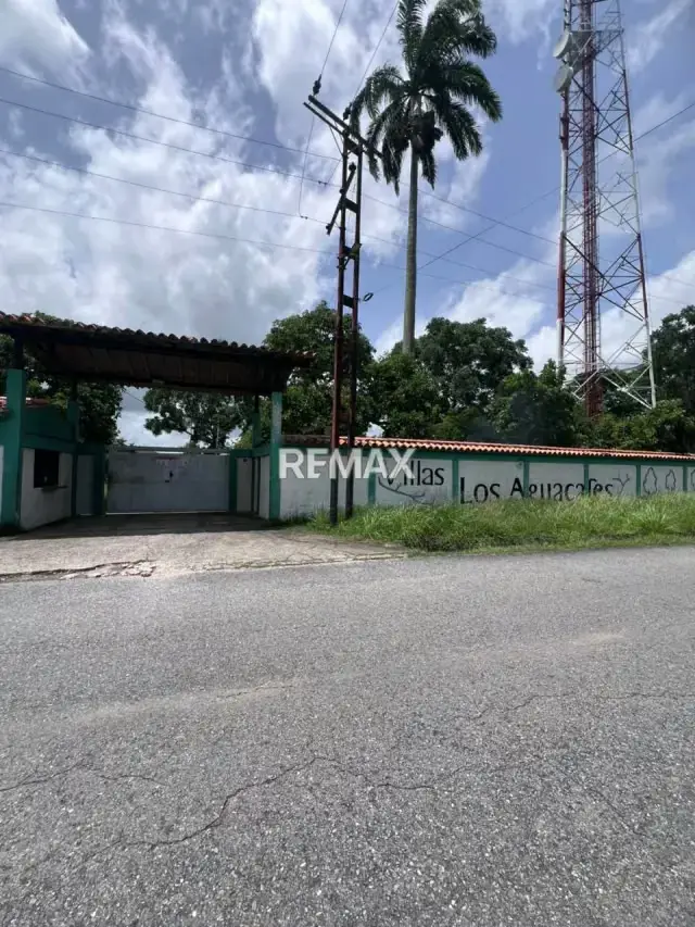 TERRENO EN VENTA EN VILLA LOS AGUACATES SECTOR BARRERA