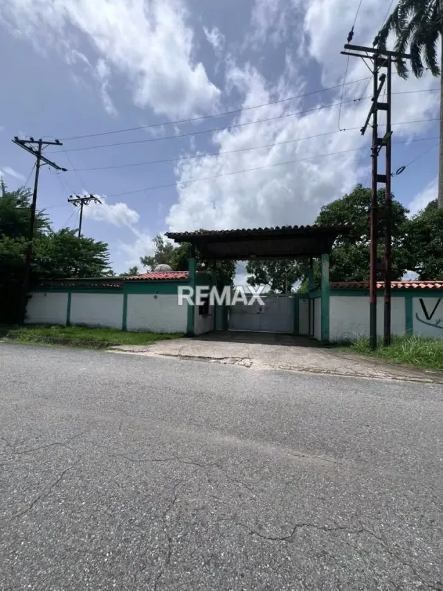 TERRENO EN VENTA EN VILLA LOS AGUACATES SECTOR BARRERA - 2