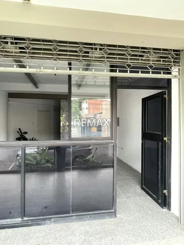 LOCAL EN ALQUILER CALLE CARABOBO - 3