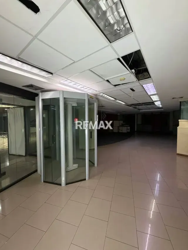 Alquiler de local Centro Comercial 256,09m2 en Terrazas de la Lagunita - 3
