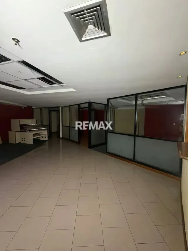 Alquiler de local Centro Comercial 256,09m2 en Terrazas de la Lagunita - 5