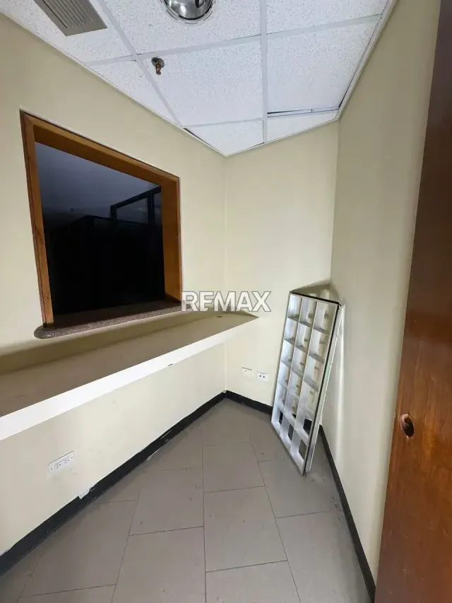 Alquiler de local Centro Comercial 256,09m2 en Terrazas de la Lagunita - 7