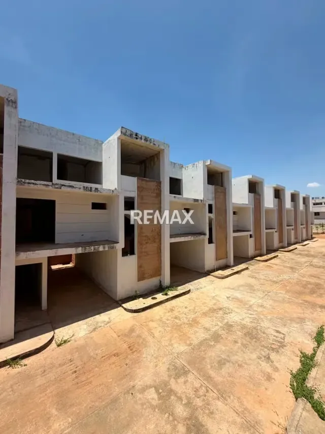 Townhouse en venta Sector isla dorada - 2