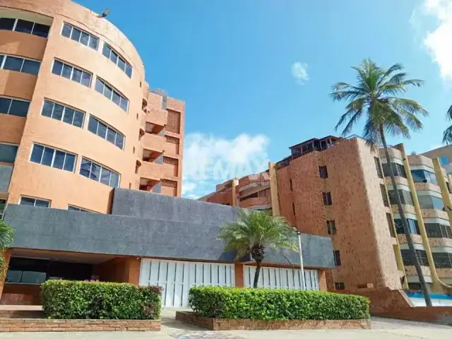 EN VENTA APARTAMENTO DE 82 MT2 , EN EL EXCELENTE CONJUNTO RESIDENCIAL PALMERA GARDEN SUITE.