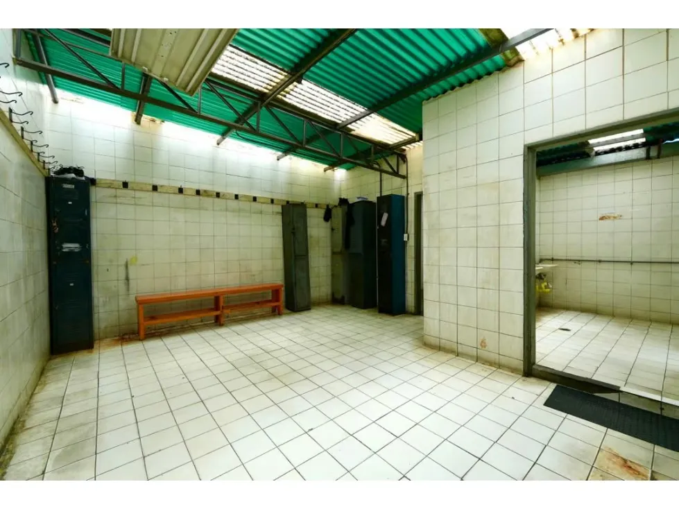 EN ALQUILER LOCAL/GALPÓN EN MONTECRISTO DE 400M2 - 12