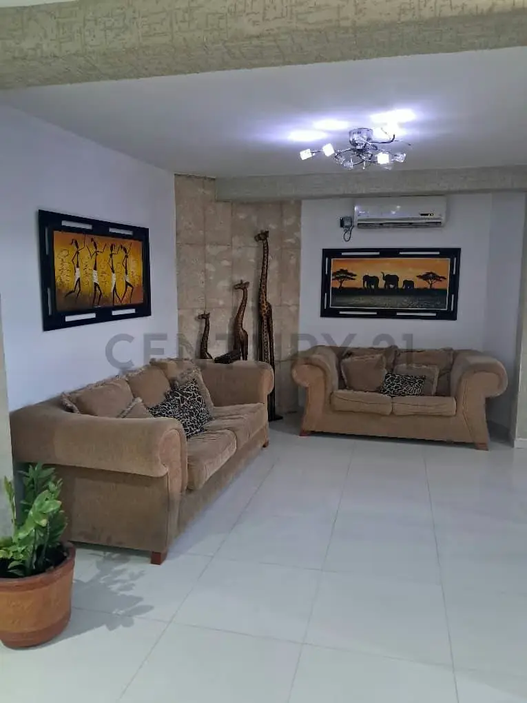 Excelente y moderna propiedad ubicada en el CR. Carmen Isabel. En Anaco. - 3