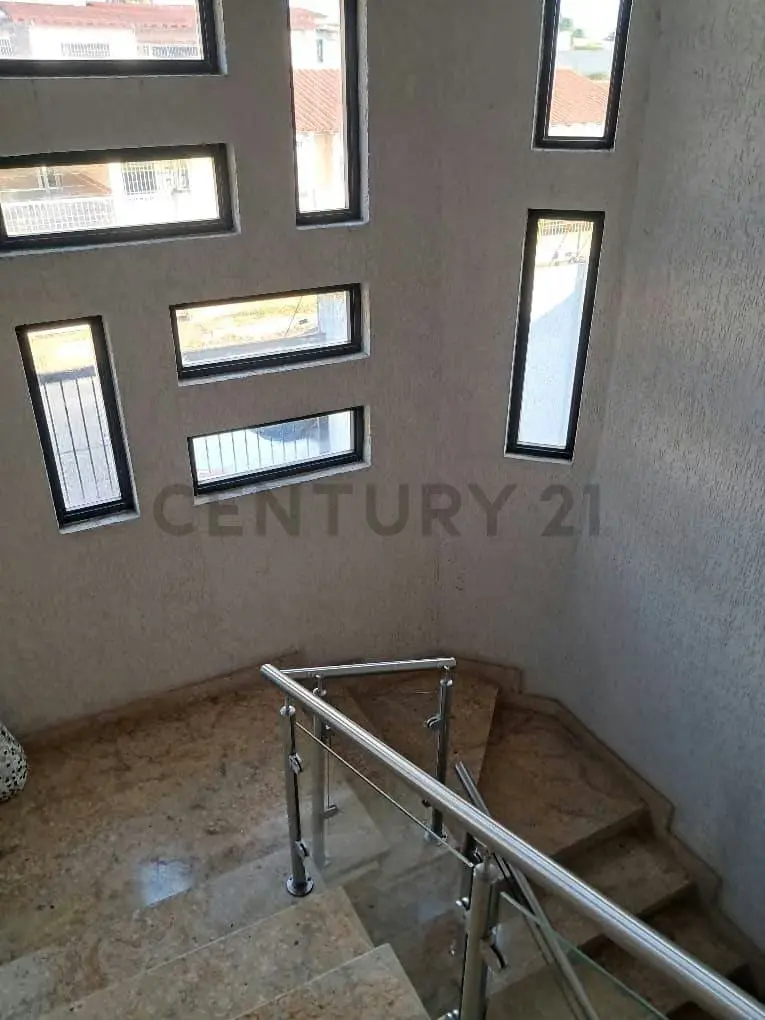 Excelente y moderna propiedad ubicada en el CR. Carmen Isabel. En Anaco. - 5