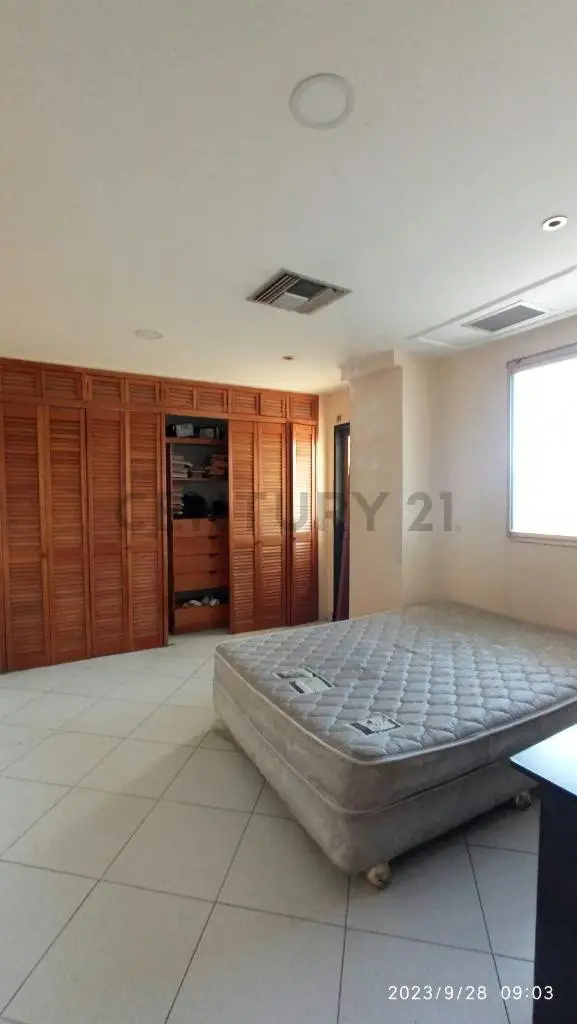 PENT- HOUSE Moderno de 260,44 m2 en el Centro de la Ciudad - 22
