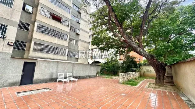 APARTAMENTO EN ALQUILER EN CHUAO